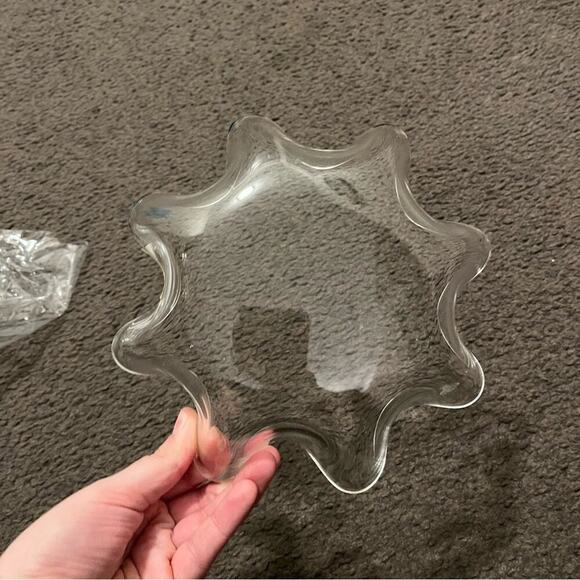 Vintage Clear Acrylic Fruit Bowl - Picture 8 of 8